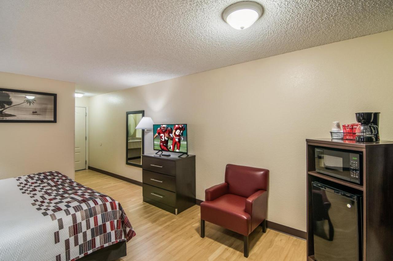 Red Roof Inn & Suites Pensacola East - Milton Bagian luar foto