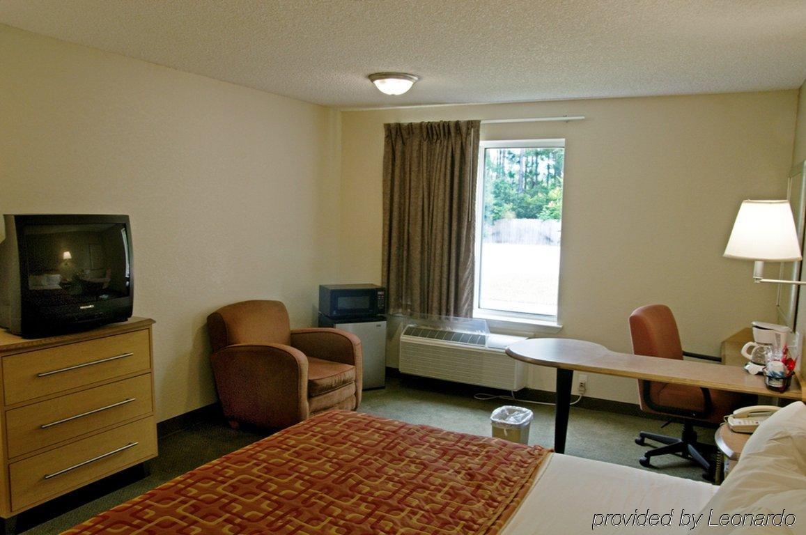 Red Roof Inn & Suites Pensacola East - Milton Ruang foto